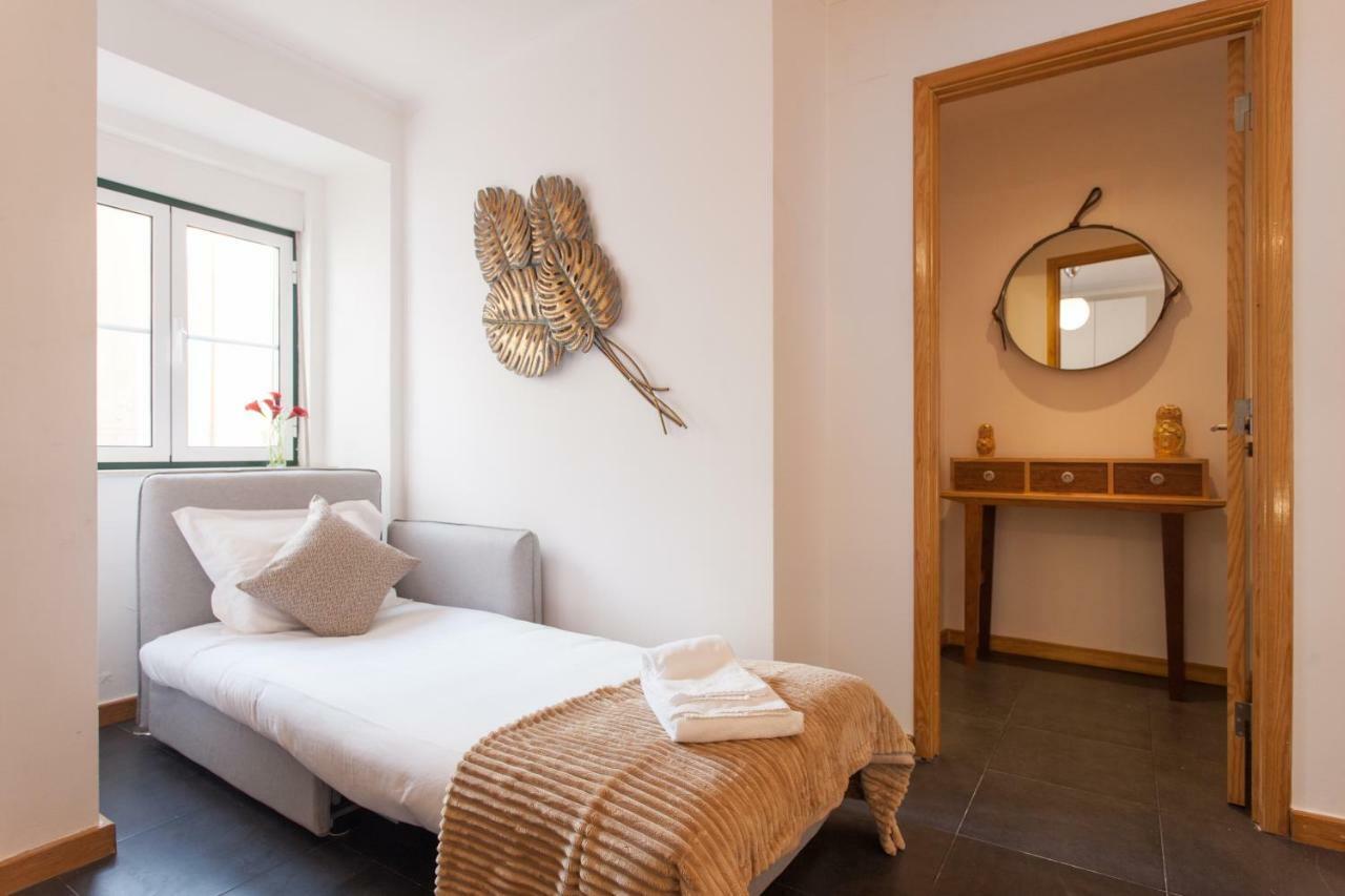 Martim Moniz Studio Apartments - By Lu Holidays Лиссабон Экстерьер фото